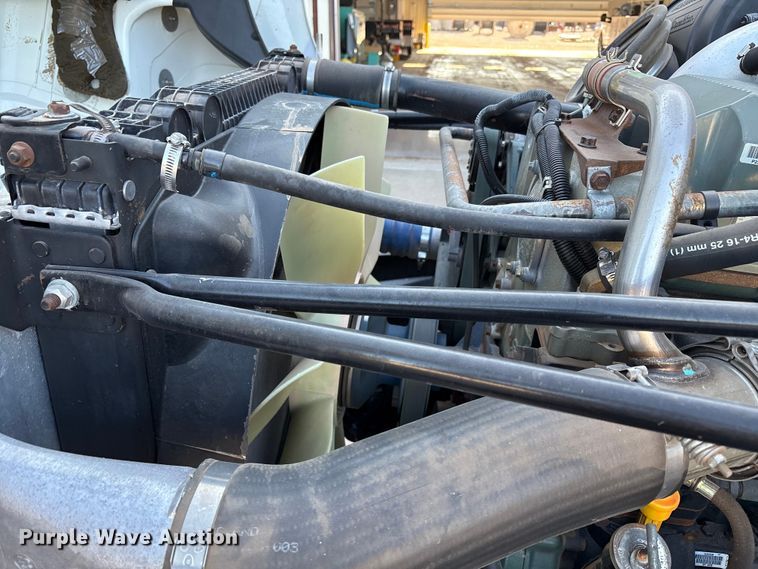 image for item EU4625 2005 Freightliner Columbia utility / service truck