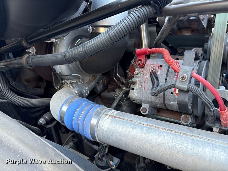 image for item EU4625 2005 Freightliner Columbia utility / service truck