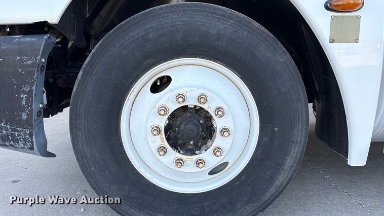 image for item EU4625 2005 Freightliner Columbia utility / service truck