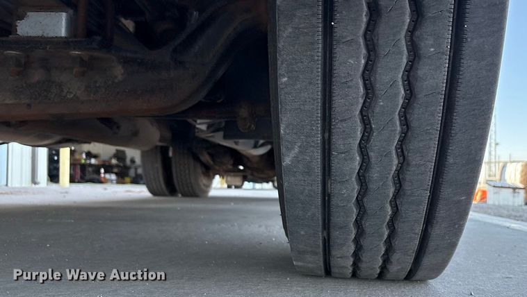 image for item EU4625 2005 Freightliner Columbia utility / service truck