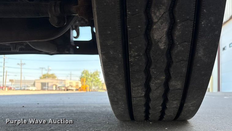 image for item EU4625 2005 Freightliner Columbia utility / service truck