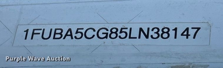 image for item EU4625 2005 Freightliner Columbia utility / service truck