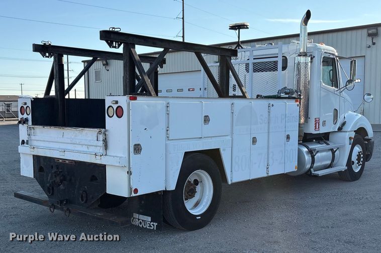 image for item EU4626 2006 Freightliner Columbia utility / service truck