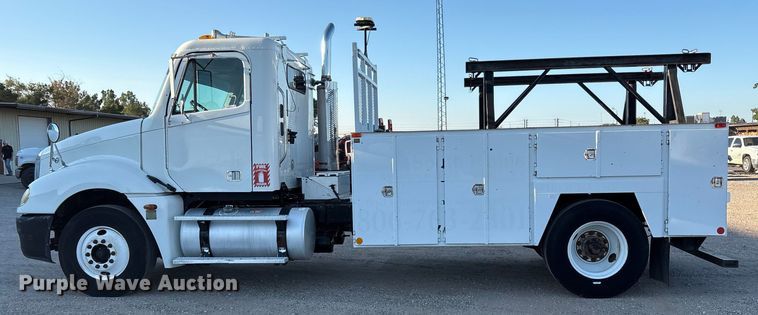 image for item EU4626 2006 Freightliner Columbia utility / service truck