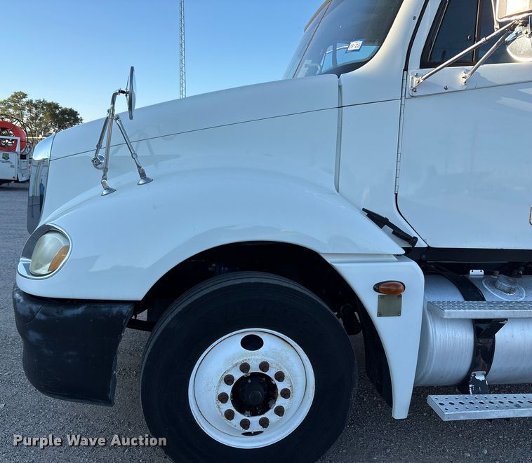 image for item EU4626 2006 Freightliner Columbia utility / service truck