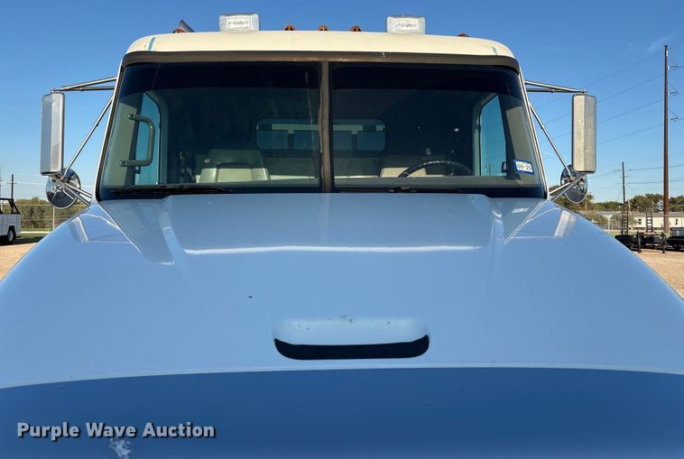 image for item EU4626 2006 Freightliner Columbia utility / service truck