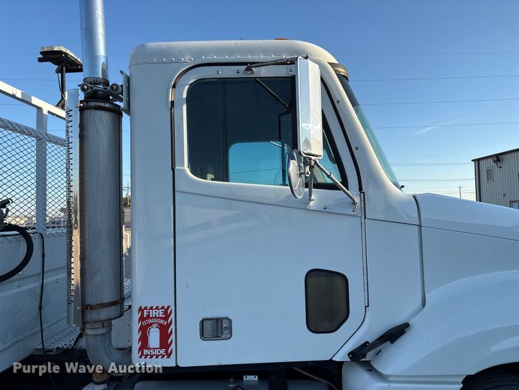 image for item EU4626 2006 Freightliner Columbia utility / service truck