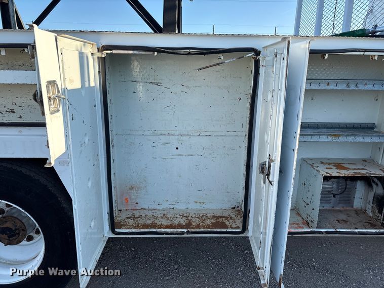 image for item EU4626 2006 Freightliner Columbia utility / service truck