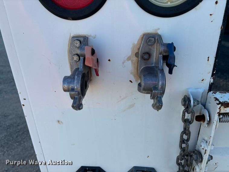 image for item EU4626 2006 Freightliner Columbia utility / service truck