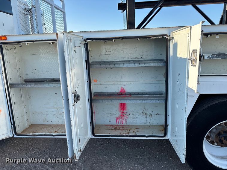 image for item EU4626 2006 Freightliner Columbia utility / service truck