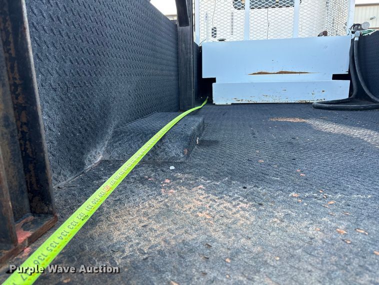 image for item EU4626 2006 Freightliner Columbia utility / service truck