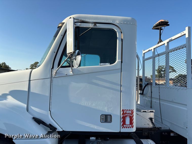 image for item EU4626 2006 Freightliner Columbia utility / service truck