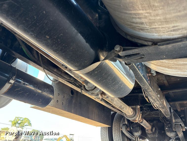 image for item EU4626 2006 Freightliner Columbia utility / service truck