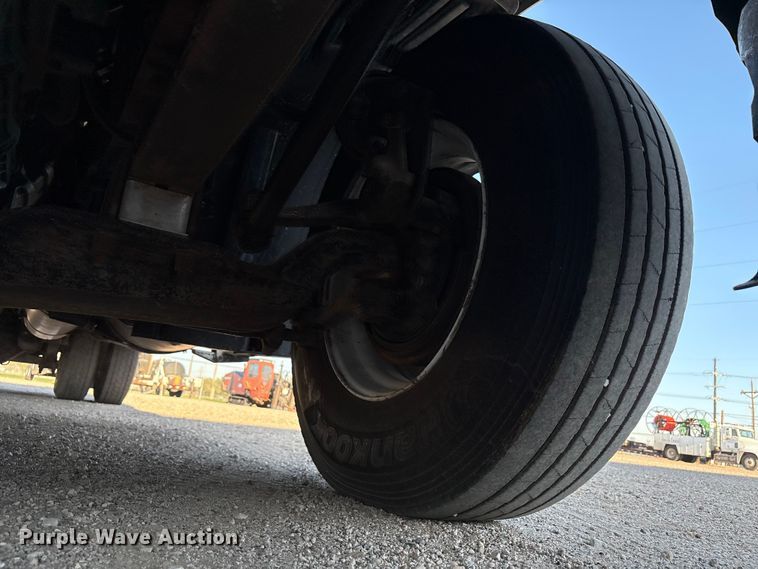 image for item EU4626 2006 Freightliner Columbia utility / service truck