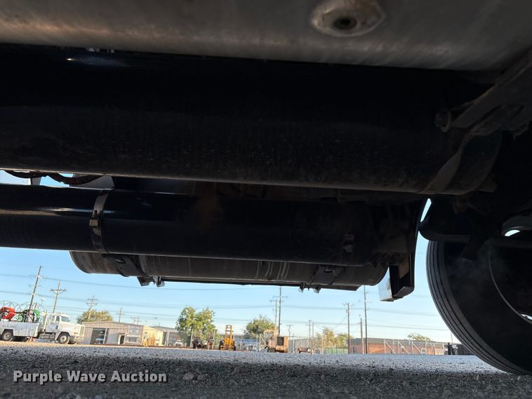 image for item EU4626 2006 Freightliner Columbia utility / service truck