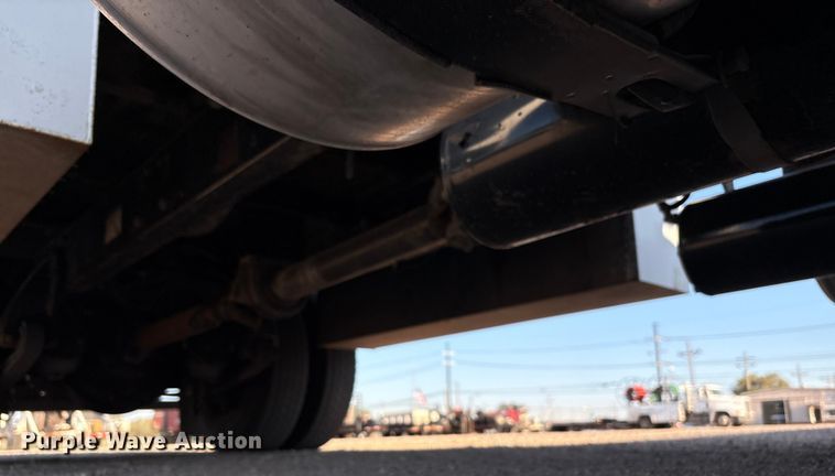 image for item EU4626 2006 Freightliner Columbia utility / service truck