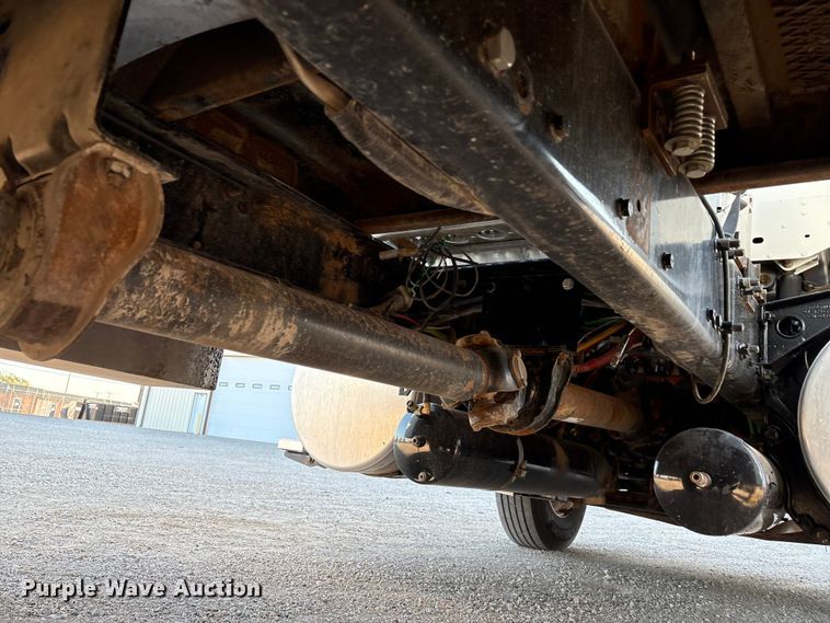 image for item EU4626 2006 Freightliner Columbia utility / service truck