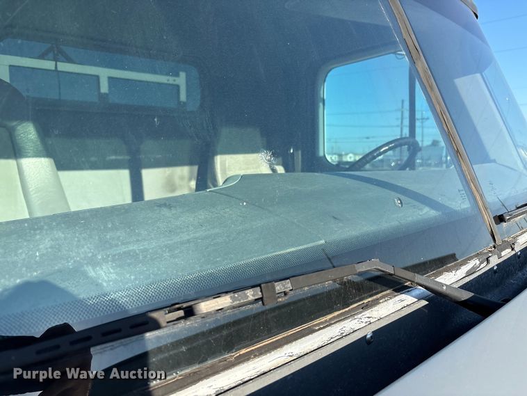 image for item EU4626 2006 Freightliner Columbia utility / service truck