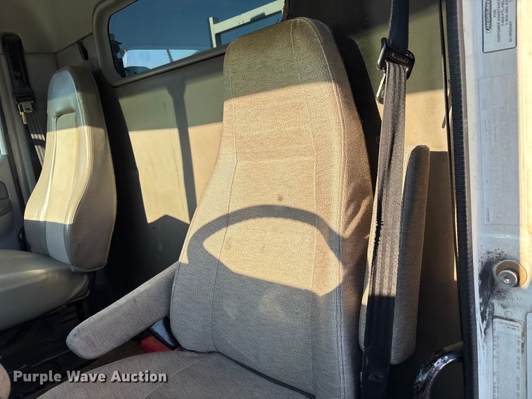 image for item EU4626 2006 Freightliner Columbia utility / service truck