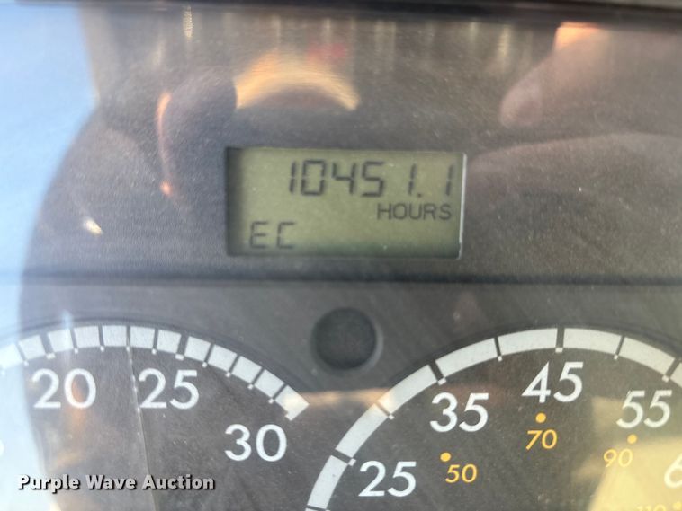 image for item EU4626 2006 Freightliner Columbia utility / service truck