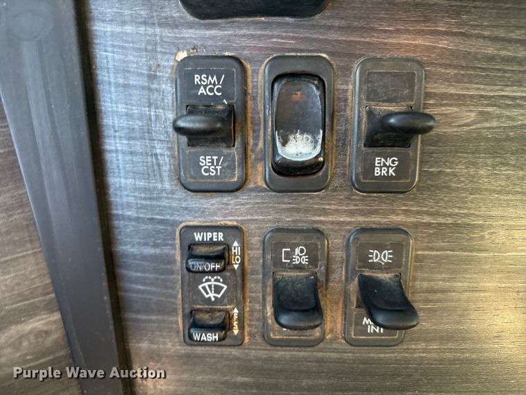 image for item EU4626 2006 Freightliner Columbia utility / service truck