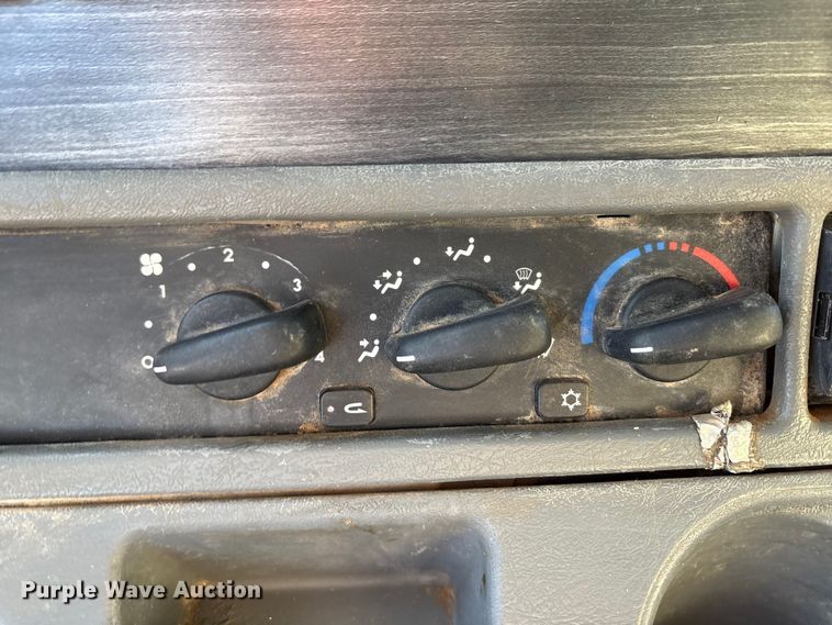 image for item EU4626 2006 Freightliner Columbia utility / service truck