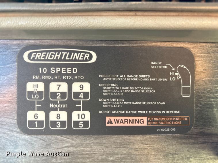 image for item EU4626 2006 Freightliner Columbia utility / service truck