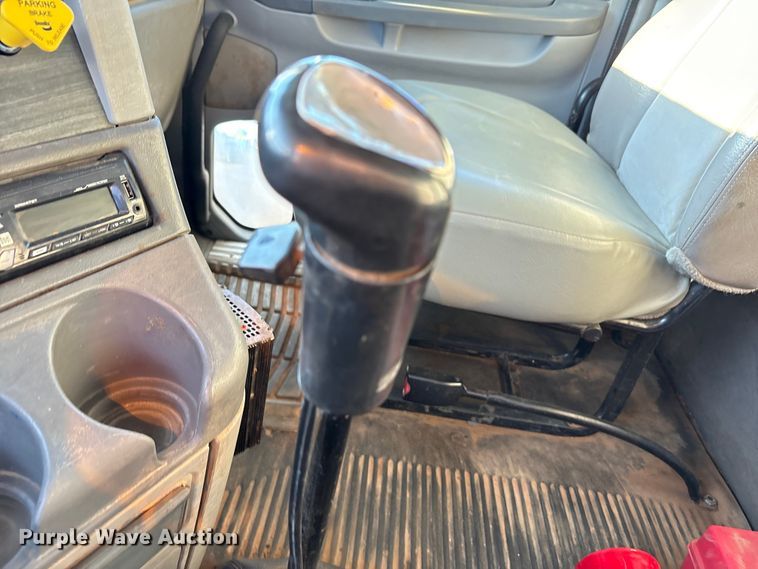 image for item EU4626 2006 Freightliner Columbia utility / service truck