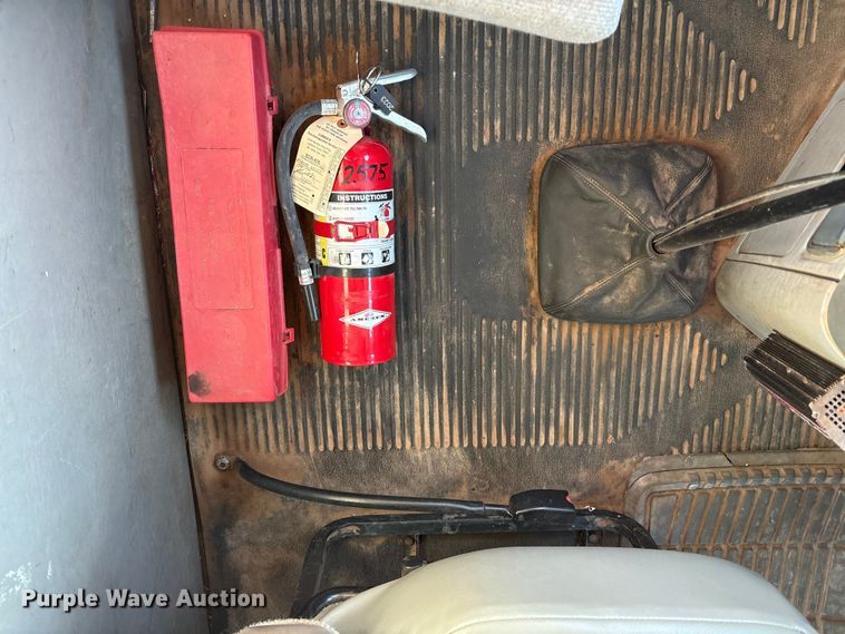 image for item EU4626 2006 Freightliner Columbia utility / service truck