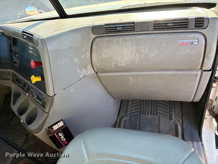 image for item EU4626 2006 Freightliner Columbia utility / service truck