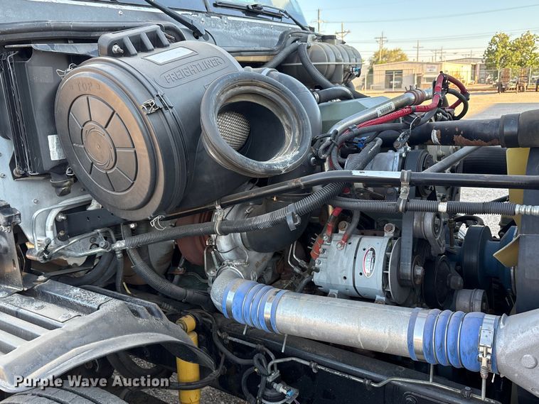 image for item EU4626 2006 Freightliner Columbia utility / service truck