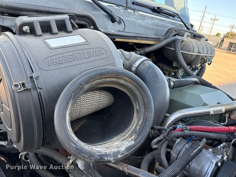 image for item EU4626 2006 Freightliner Columbia utility / service truck