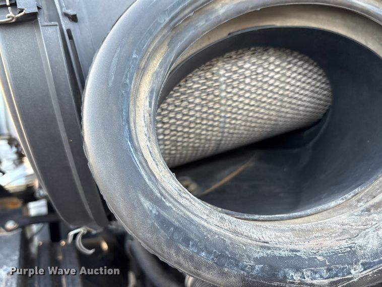 image for item EU4626 2006 Freightliner Columbia utility / service truck