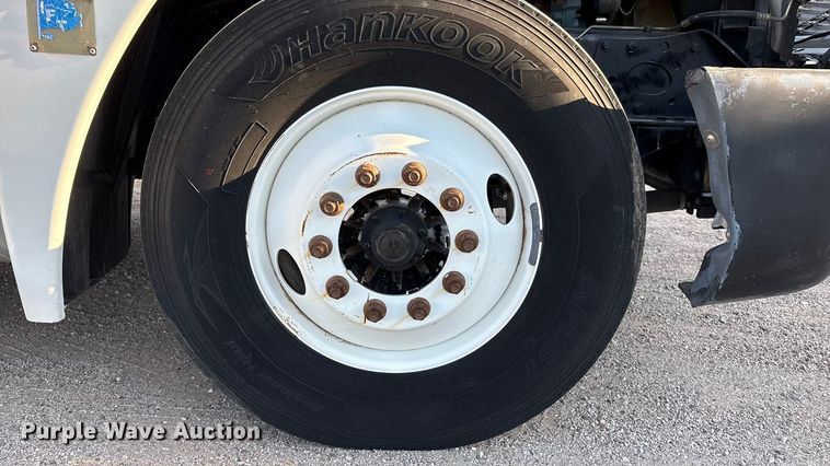 image for item EU4626 2006 Freightliner Columbia utility / service truck