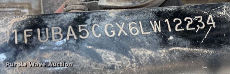 image for item EU4626 2006 Freightliner Columbia utility / service truck