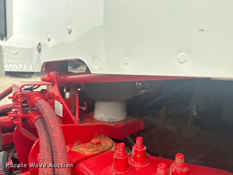 image for item NU9581 2018 Peterbilt 579 semi truck