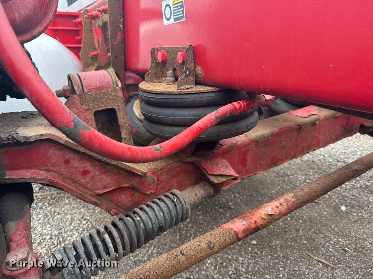 image for item NU9581 2018 Peterbilt 579 semi truck