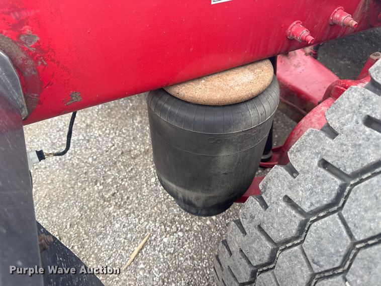 image for item NU9581 2018 Peterbilt 579 semi truck