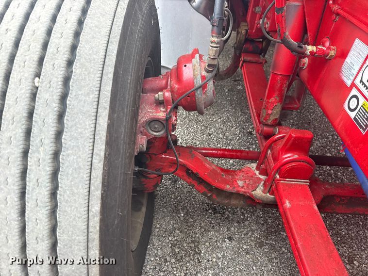 image for item NU9581 2018 Peterbilt 579 semi truck