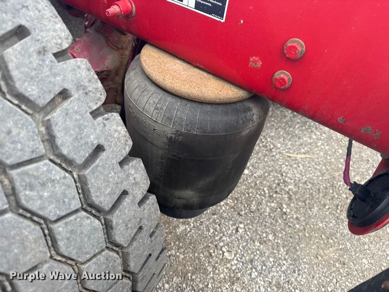 image for item NU9581 2018 Peterbilt 579 semi truck