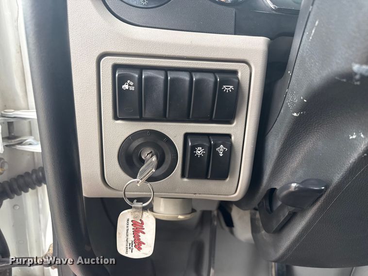 image for item NU9581 2018 Peterbilt 579 semi truck