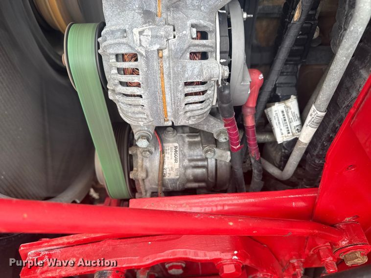 image for item NU9581 2018 Peterbilt 579 semi truck