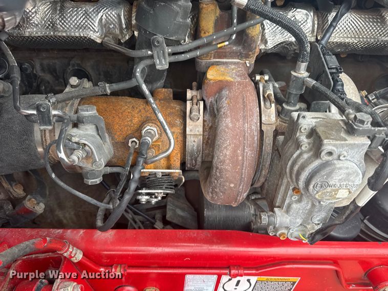 image for item NU9581 2018 Peterbilt 579 semi truck