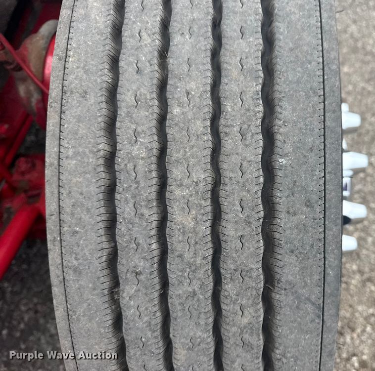 image for item NU9581 2018 Peterbilt 579 semi truck