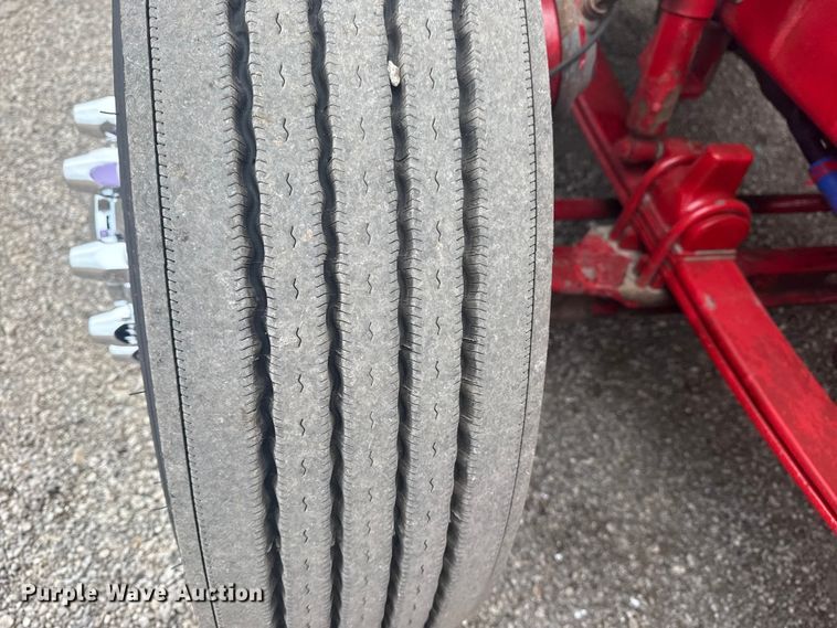 image for item NU9581 2018 Peterbilt 579 semi truck