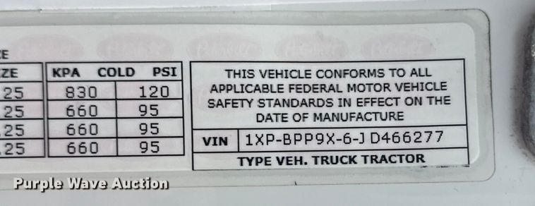 image for item NU9581 2018 Peterbilt 579 semi truck