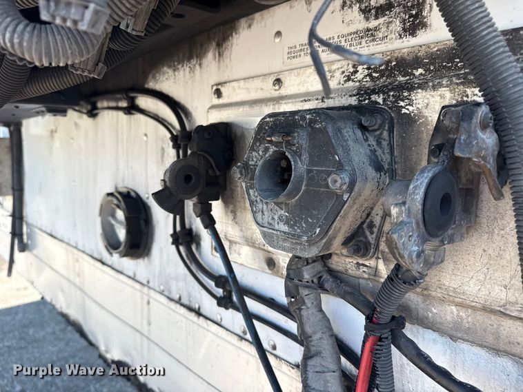 image for item NU9645 2005 Utility Trailer VS12A refrigerated van trailer