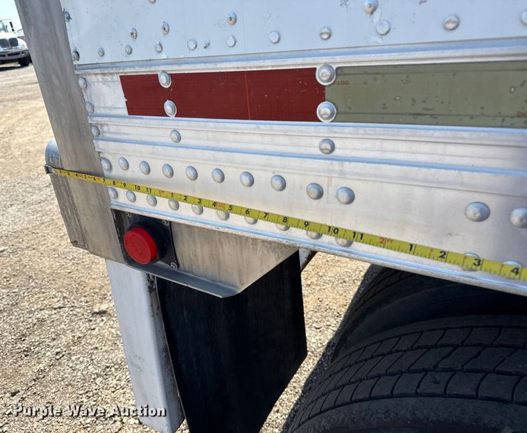 image for item NU9645 2005 Utility Trailer VS12A refrigerated van trailer