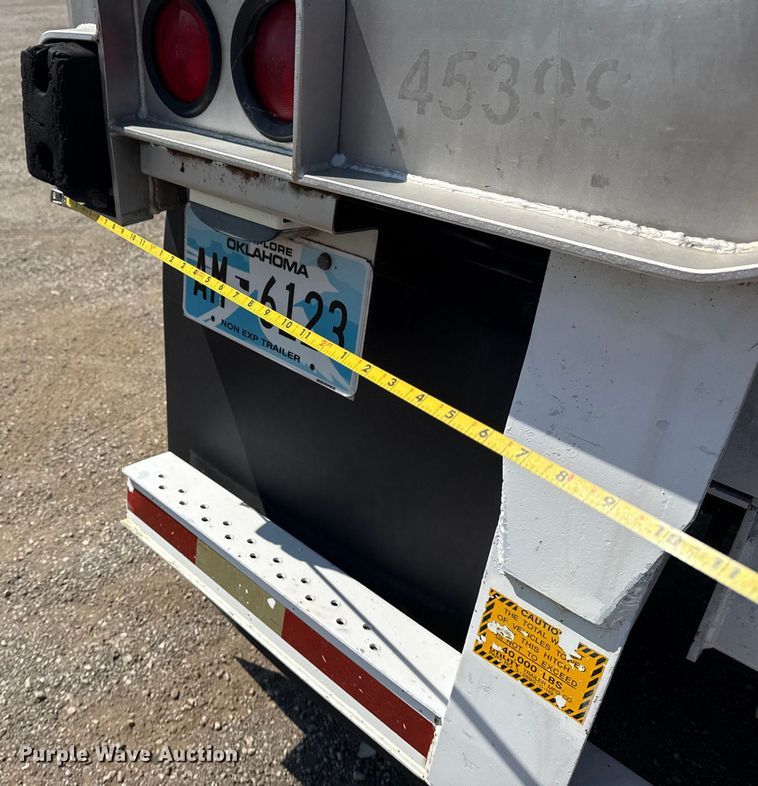 image for item NU9645 2005 Utility Trailer VS12A refrigerated van trailer