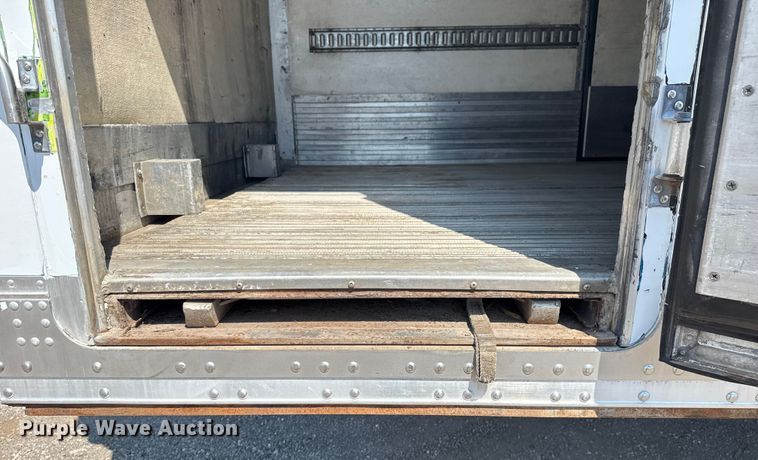 image for item NU9645 2005 Utility Trailer VS12A refrigerated van trailer